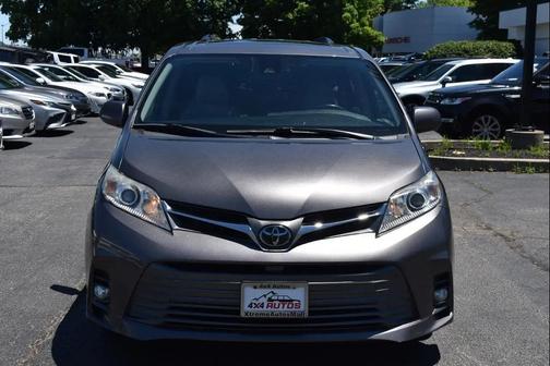 Predawn Gray Mica 2020 Toyota Sienna XLE
