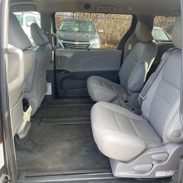 2020 Toyota Sienna XLE