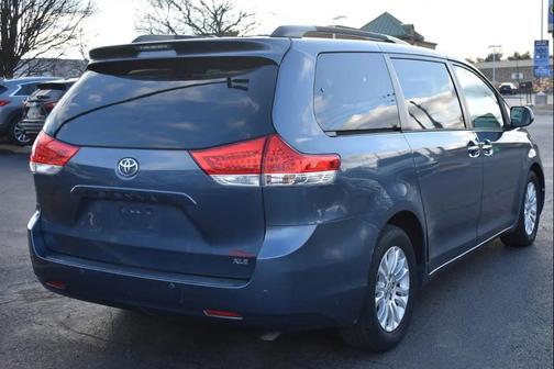 2014 Toyota Sienna XLE