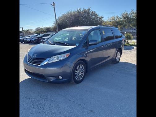 2014 Toyota Sienna XLE