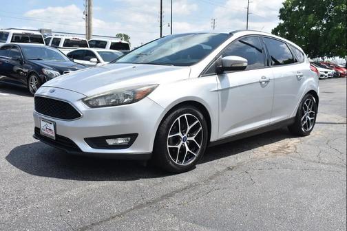 Ingot Silver Metallic 2017 Ford Focus SEL