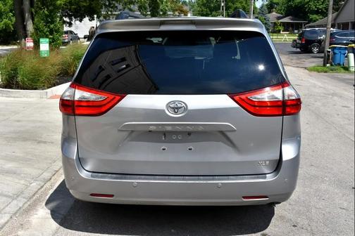 2017 Toyota Sienna XLE Premium