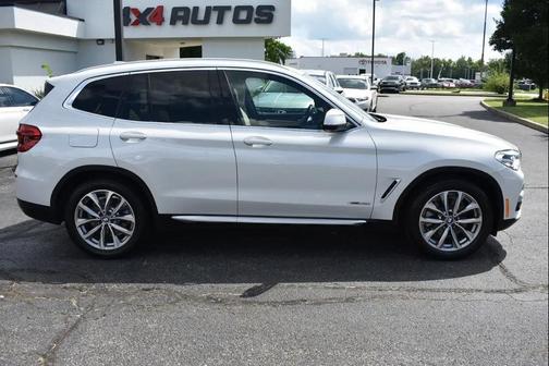 WHITE 2018 BMW X3 xDrive30i