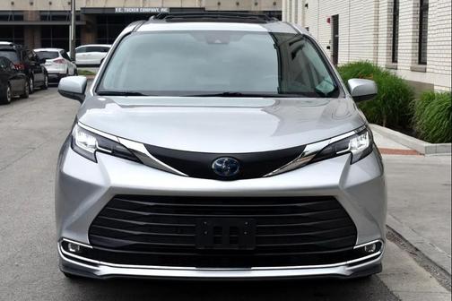 2021 Toyota Sienna XLE 7 Passenger