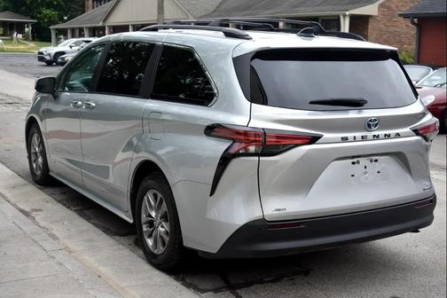 2021 Toyota Sienna XLE 7 Passenger