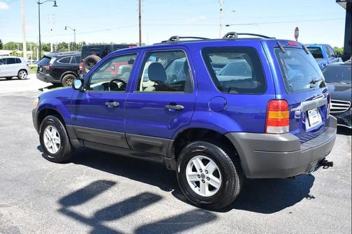 BLUE 2005 Ford Escape XLS