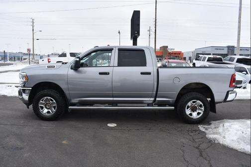 2023 RAM 2500 Tradesman Crew Cab 4x4 6'4' Box