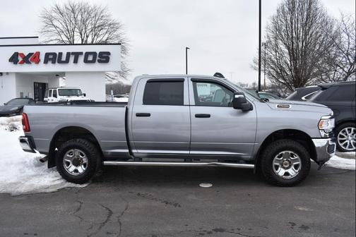 2023 RAM 2500 Tradesman Crew Cab 4x4 6'4' Box