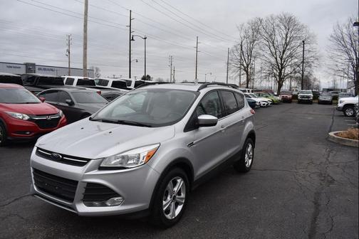 Ruby Red Metallic Tinted Clearcoat 2015 Ford Escape SE