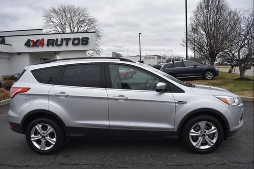Ruby Red Metallic Tinted Clearcoat 2015 Ford Escape SE