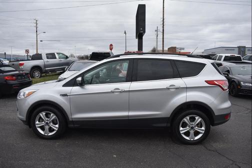 Ruby Red Metallic Tinted Clearcoat 2015 Ford Escape SE
