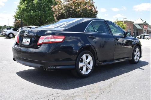 Black 2011 Toyota Camry SE