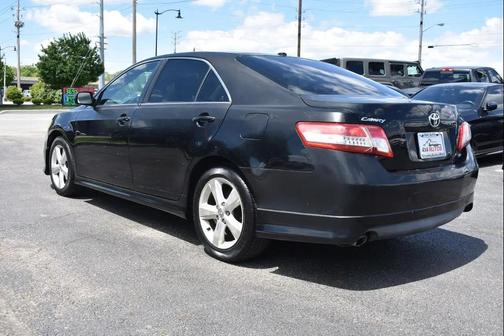 Black 2011 Toyota Camry SE