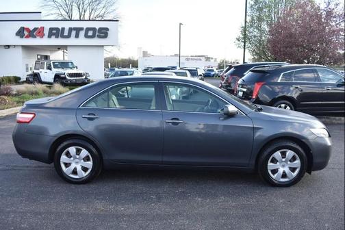 Black 2011 Toyota Camry SE