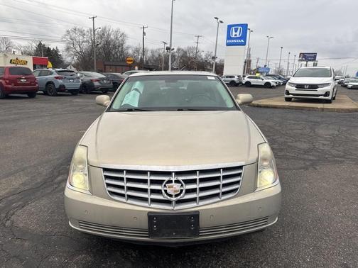 2008 Cadillac DTS Base