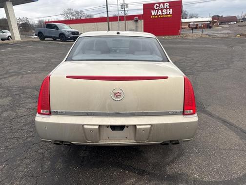 2008 Cadillac DTS Base