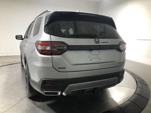 2026 Honda Pilot Touring 8-Passenger