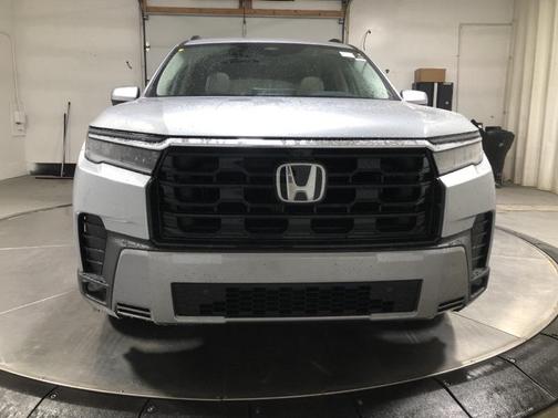 2026 Honda Pilot Touring 8-Passenger