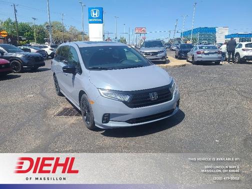 Sonic Gray Pearl 2023 Honda Odyssey