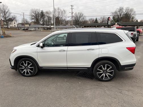 2022 Honda Pilot Touring 8-Passenger