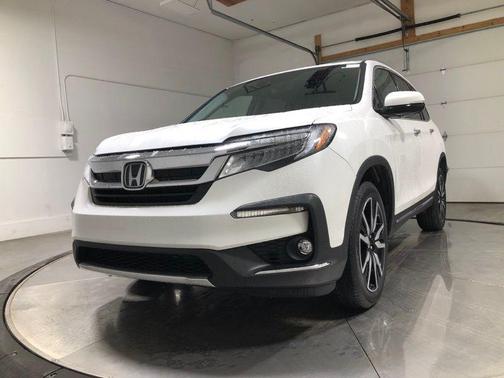 2022 Honda Pilot Touring 8-Passenger