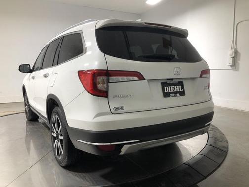 2022 Honda Pilot Touring 8-Passenger