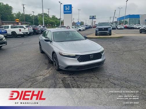 Solar Silver Metallic 2025 Honda Accord