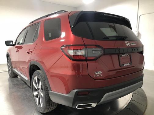 2025 Honda Pilot Touring 8-Passenger