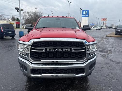 2022 RAM 2500 Tradesman Crew Cab 4x4 6'4' Box