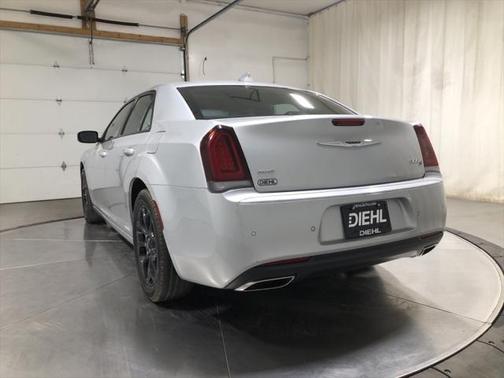 2019 Chrysler 300 S