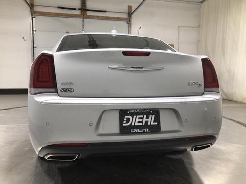 2019 Chrysler 300 S