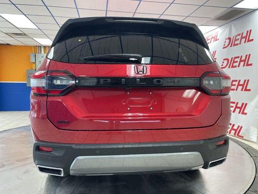 Radiant Red Metallic II 2026 Honda Pilot EX-L