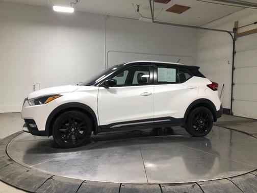 2019 Nissan Kicks SR