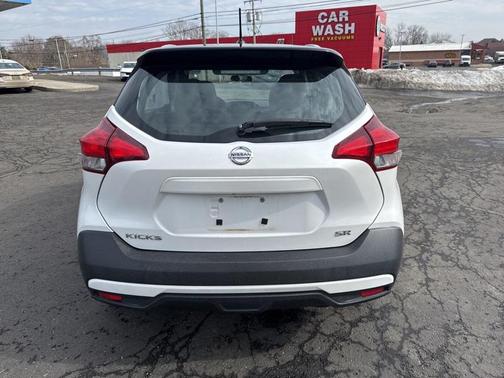 2019 Nissan Kicks SR