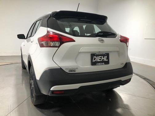 2019 Nissan Kicks SR