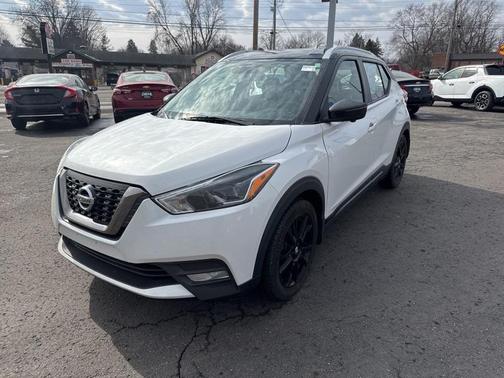 2019 Nissan Kicks SR