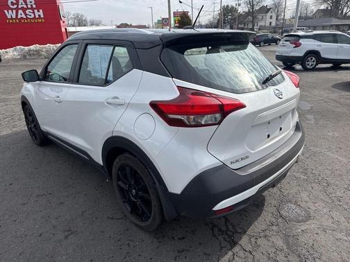 2019 Nissan Kicks SR