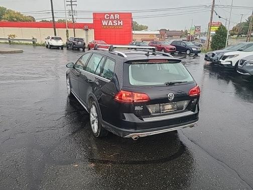 2017 Volkswagen Golf Alltrack TSI S
