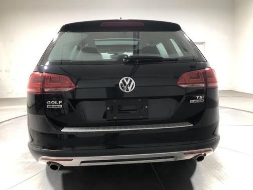 2017 Volkswagen Golf Alltrack TSI S