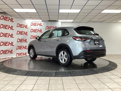 Lunar Silver Metallic 2024 Honda HR-V LX