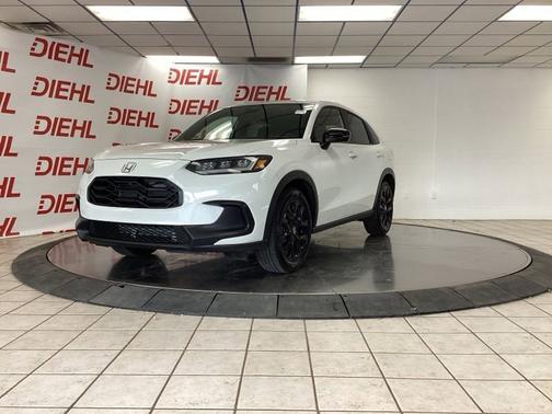 Platinum White Pearl 2025 Honda HR-V