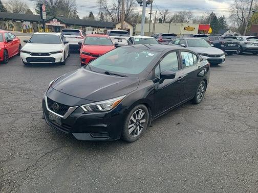 Super Black 2020 Nissan Versa 1.6 SV