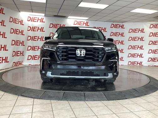 Crystal Black Pearl 2024 Honda Pilot