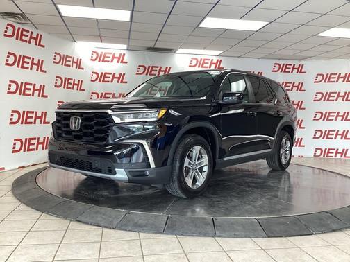 Crystal Black Pearl 2024 Honda Pilot