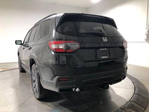 Crystal Black Pearl 2026 Honda Pilot Sport