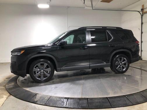 Crystal Black Pearl 2026 Honda Pilot Sport