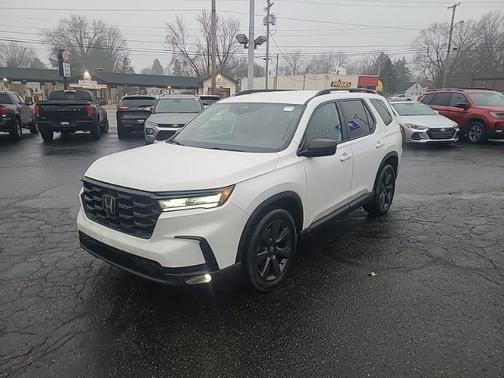 2023 Honda Pilot AWD Sport
