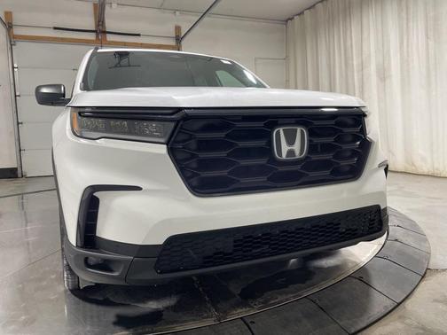 2023 Honda Pilot AWD Sport