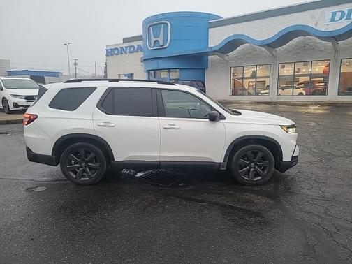 2023 Honda Pilot AWD Sport