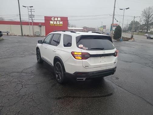 2023 Honda Pilot AWD Sport